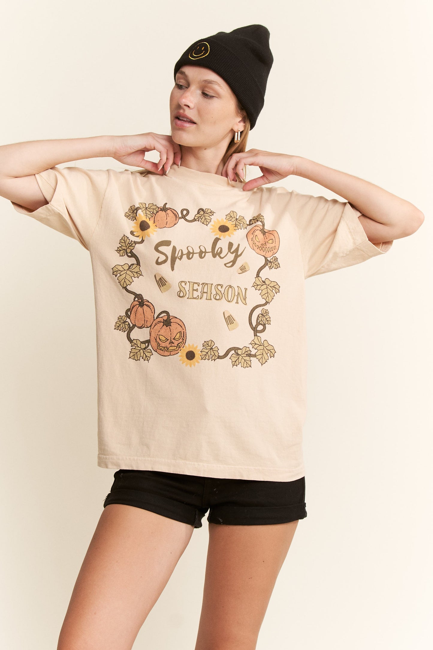 SPOOKY SEASON GRAPHIC ROUND NECK SHORT SLEEVE T-SHIRT