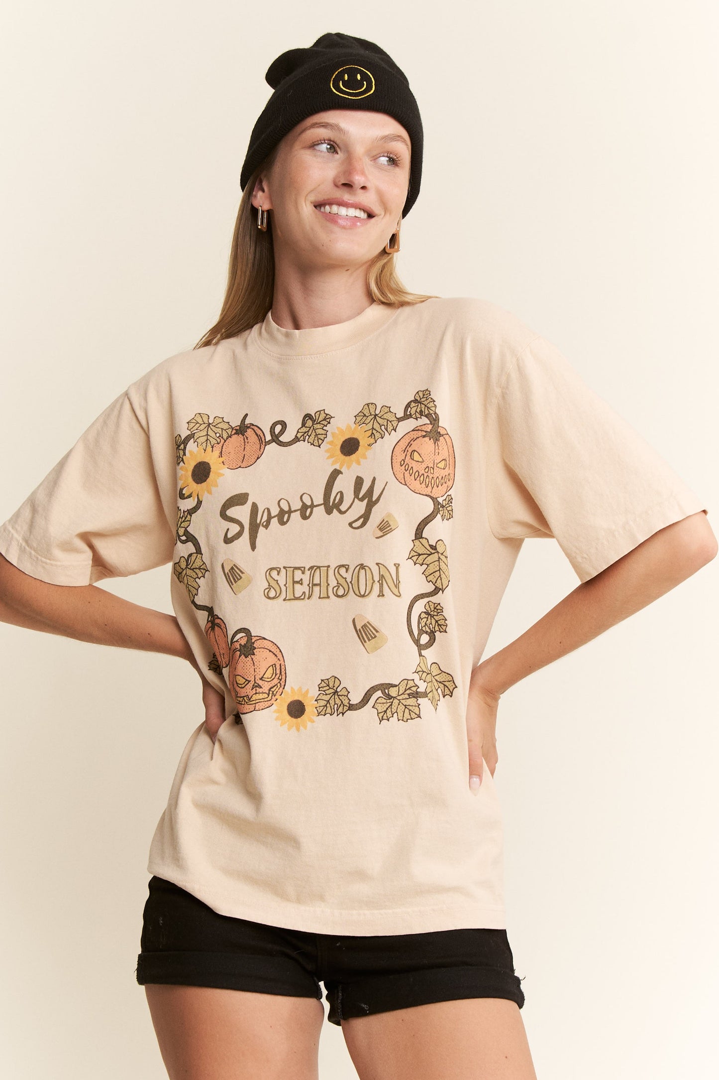 SPOOKY SEASON GRAPHIC ROUND NECK SHORT SLEEVE T-SHIRT