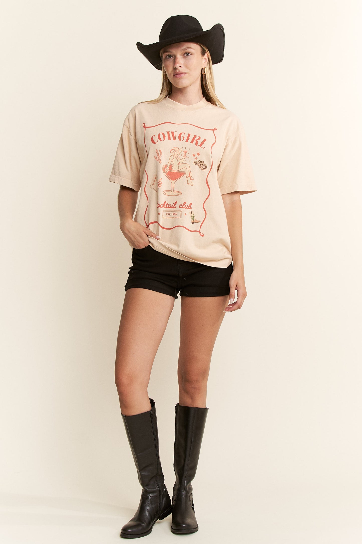 COWGIRL GRAPHIC ROUND NECK SHORT SLEEVE T-SHIRT
