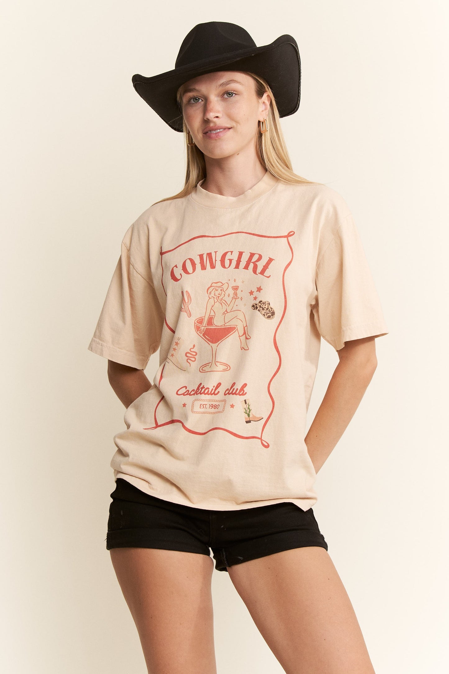 COWGIRL GRAPHIC ROUND NECK SHORT SLEEVE T-SHIRT